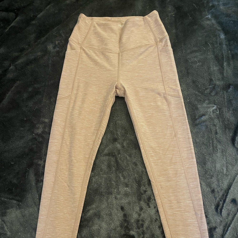 Light pink Victoria’s Secret leggings.